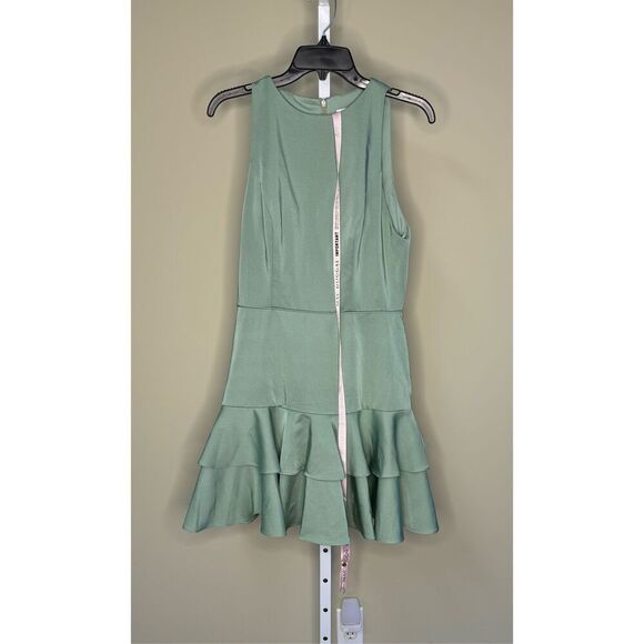 Mac Duggal NWT Ruffle Hem Sleeveless Skater Dress in Pistachio Size 8 - Picture 4 of 9